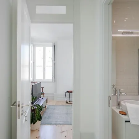 Charming Camoes Apartment In Porto With Ac & Wi-Fi Exterior photo